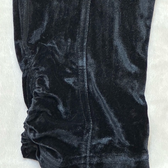 Free People Movement Black Velvet Cropped Leggings Elastic Waistband Shirred Hem - Picture 6 of 7